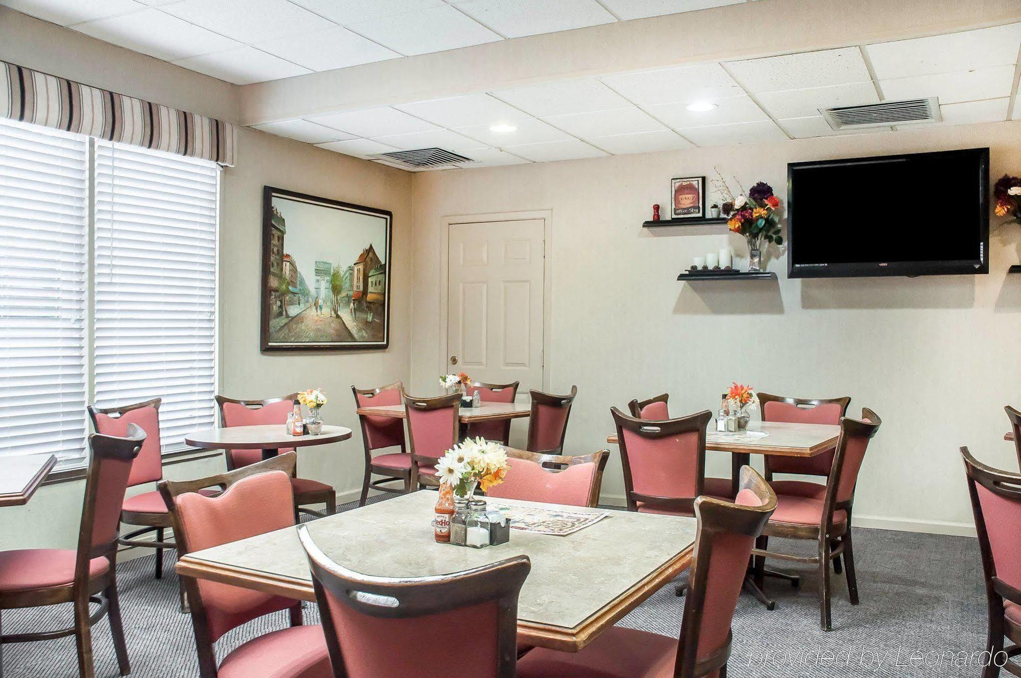 Clarion Hotel Buffalo Airport วิลเลียมส์วิลล์ ภายนอก รูปภาพ