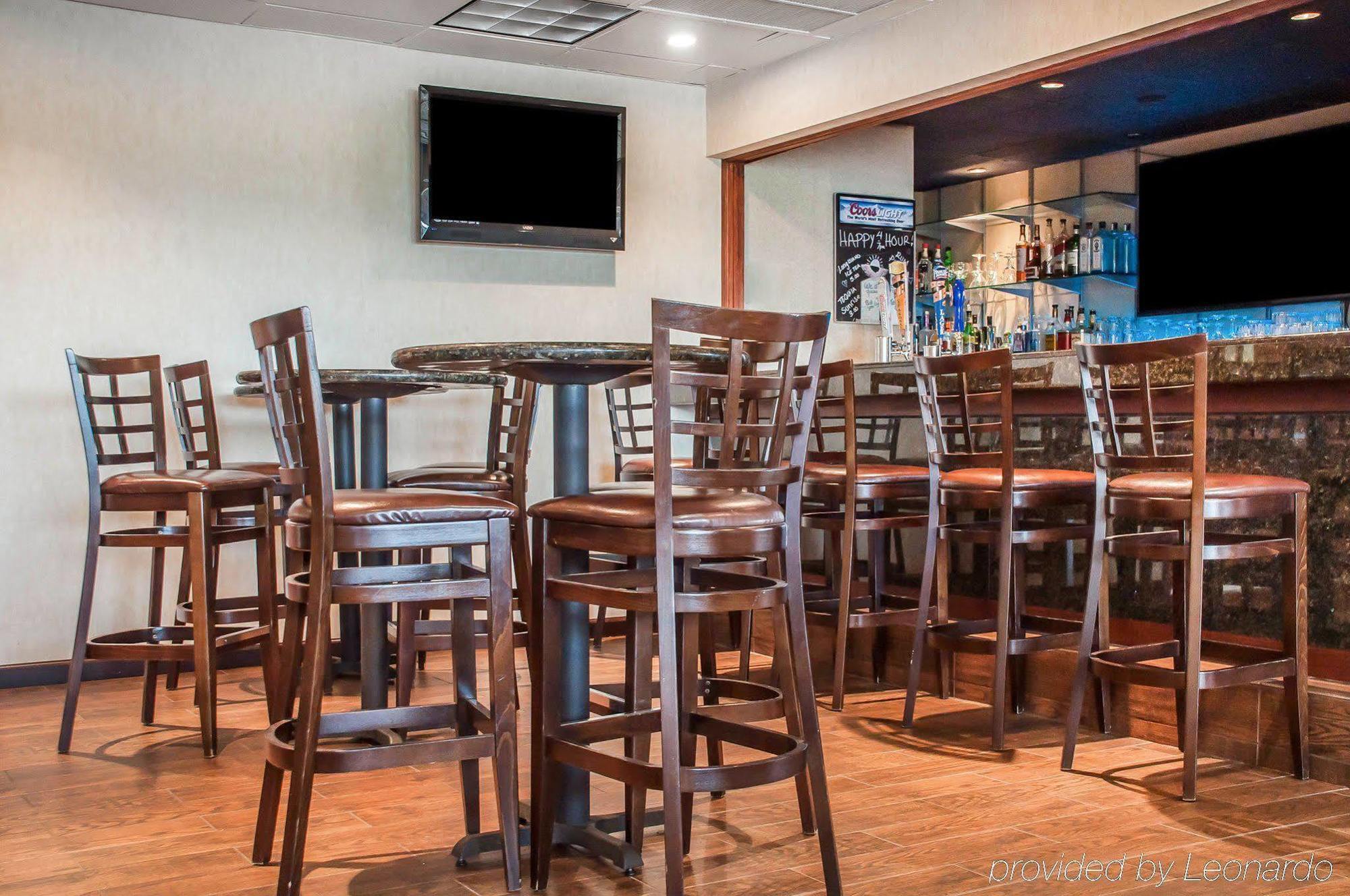 Clarion Hotel Buffalo Airport วิลเลียมส์วิลล์ ภายนอก รูปภาพ